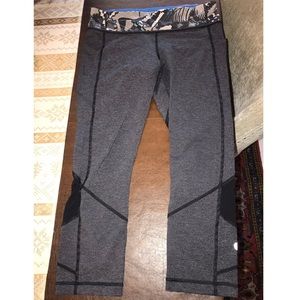 Lululemon Capri Leggings w Pockets size 8- great